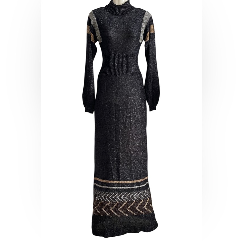 Vintage Wenjilli Chic Black and Gold Long Sleeve Maxi Dress